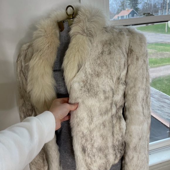 Gorgeous rabbit fur coat white gray - Picture 6 of 13